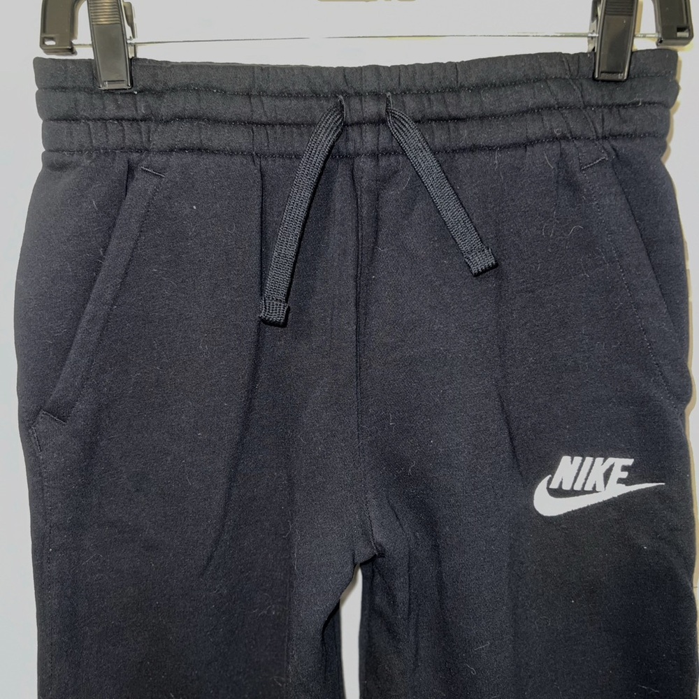 Nike Kids Black Sweatpants - Picture 2 of 3